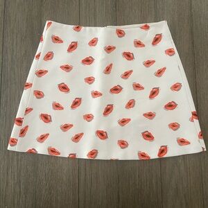 Zara High Waist ZW Collection White and Red Lip Print Mini Skirt. Sz Extra Small